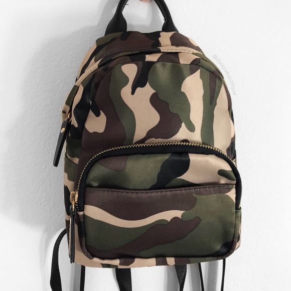 ❤️CLEARANCE❤️ camo mini backpack - Picture 5 of 6